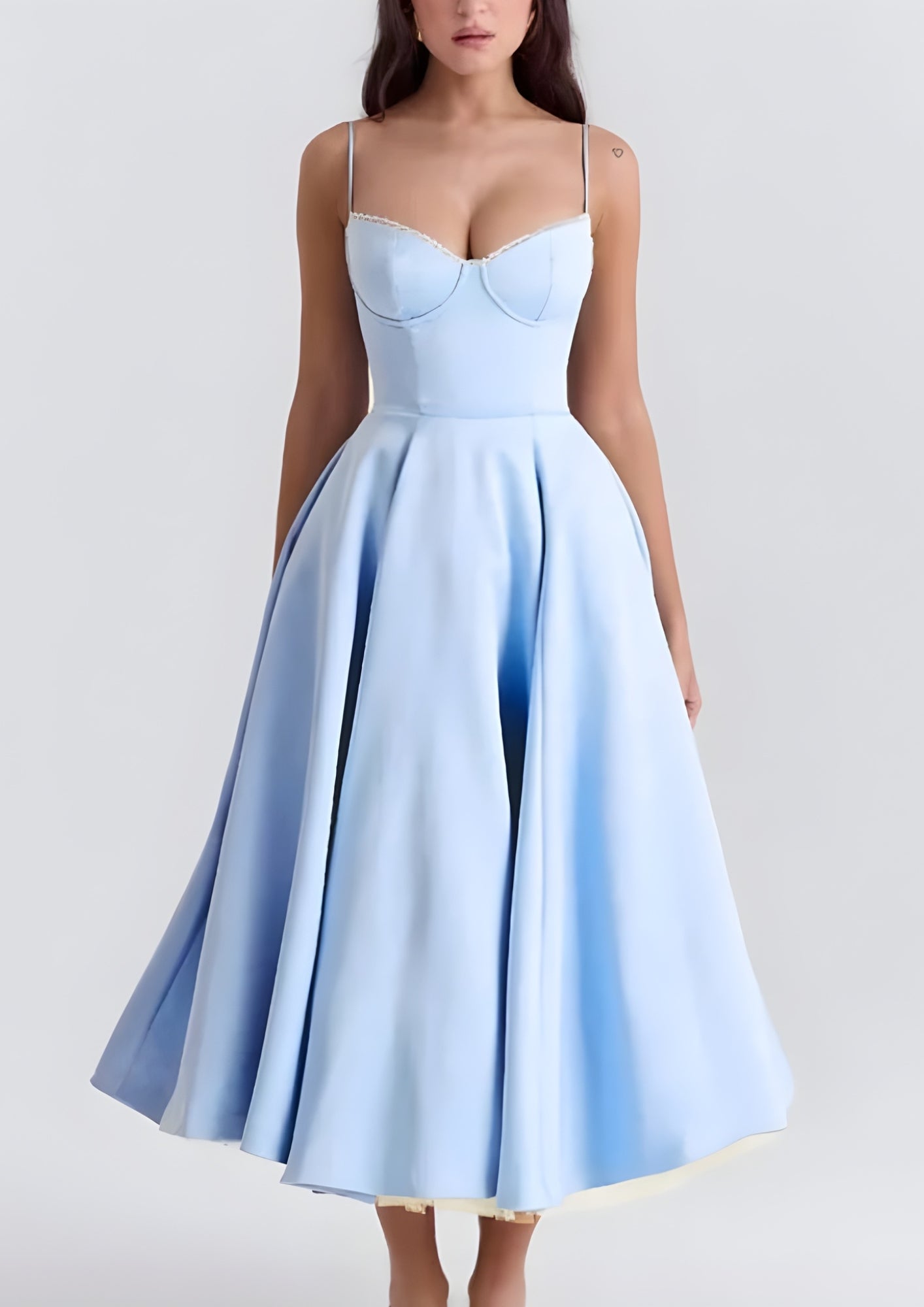 Women’s Long Satin Dress – Flowing Silhouette for Evening Events