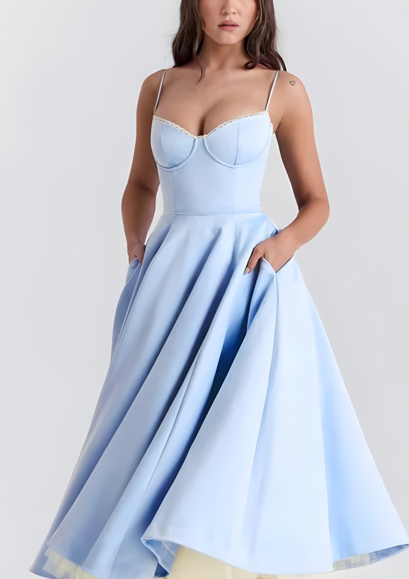 Women’s Long Satin Dress – Flowing Silhouette for Evening Events