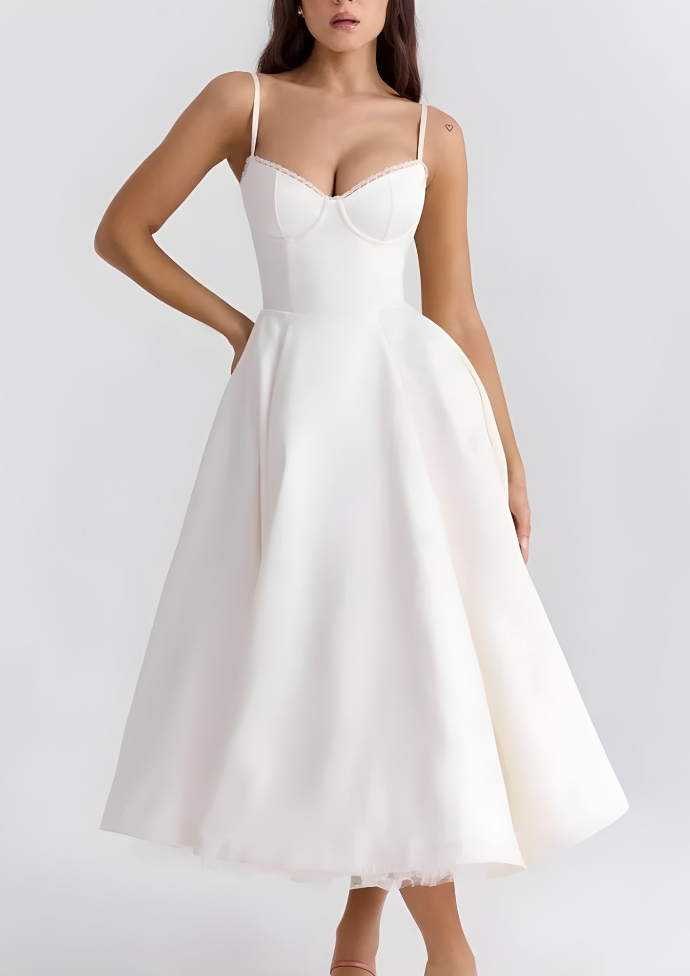 Women’s Long Satin Dress – Flowing Silhouette for Evening Events