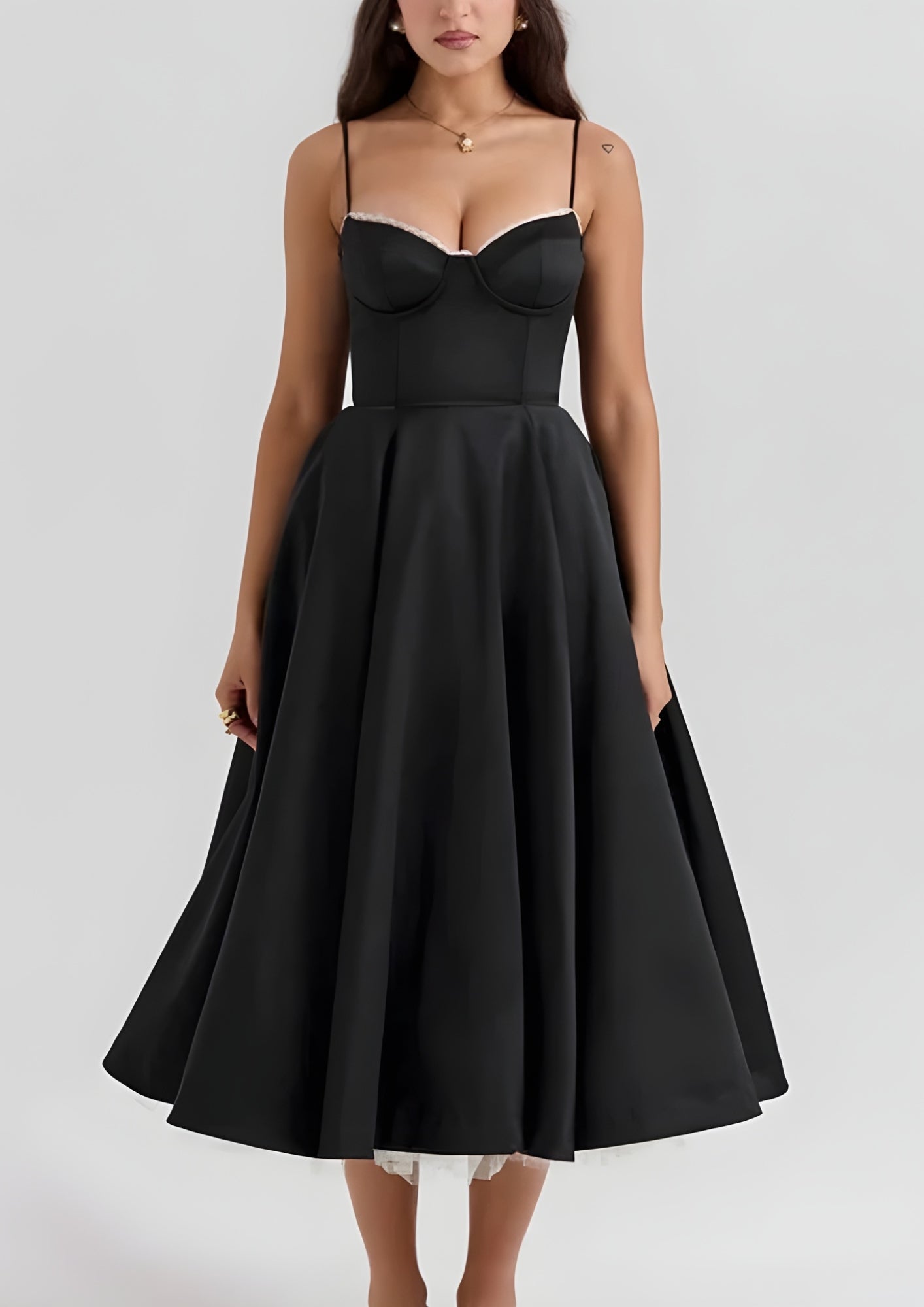 Women’s Long Satin Dress – Flowing Silhouette for Evening Events